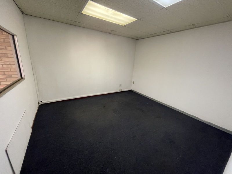 Industrial To Rent in Grand Central - Photo 5