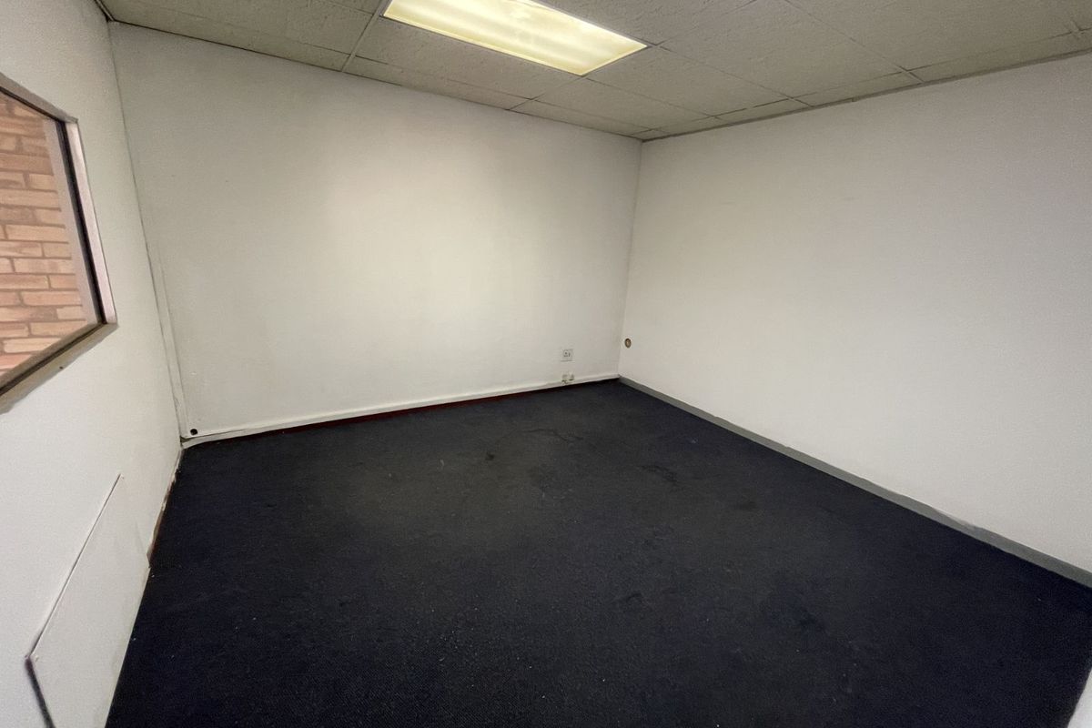 Industrial To Rent in Grand Central - Photo 5