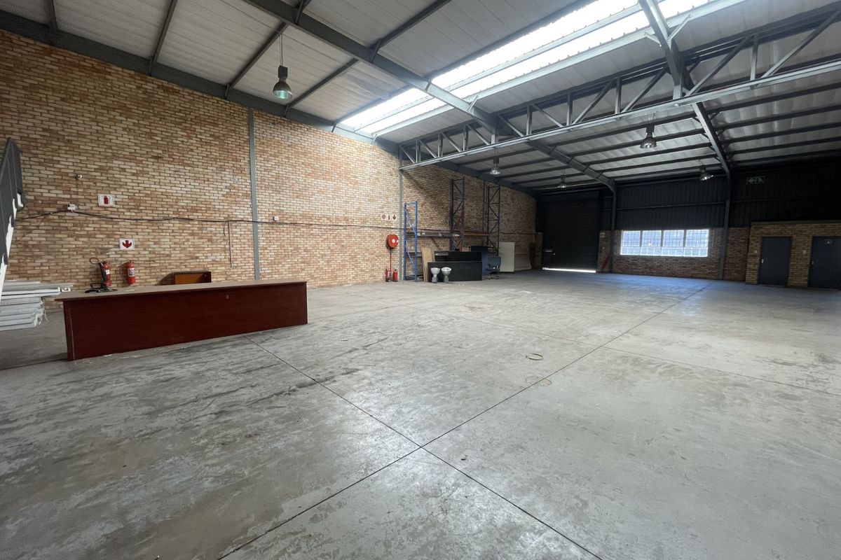 Industrial To Rent in Grand Central - Photo 4