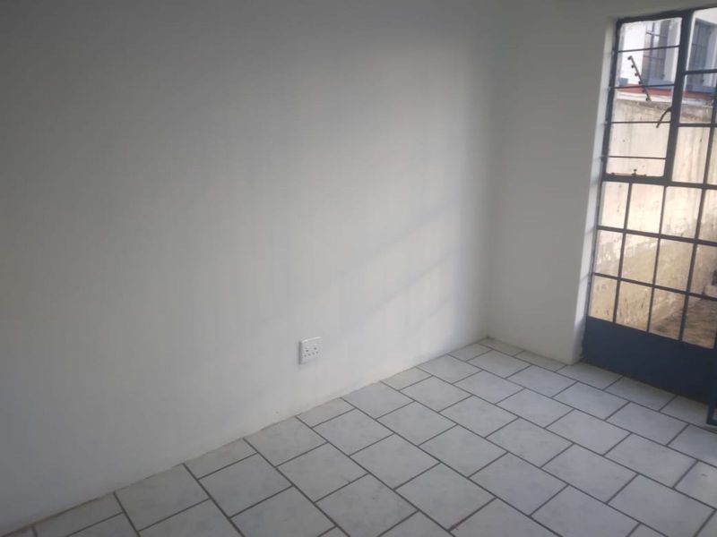 Apartment For Sale in Turffontein - Photo 6