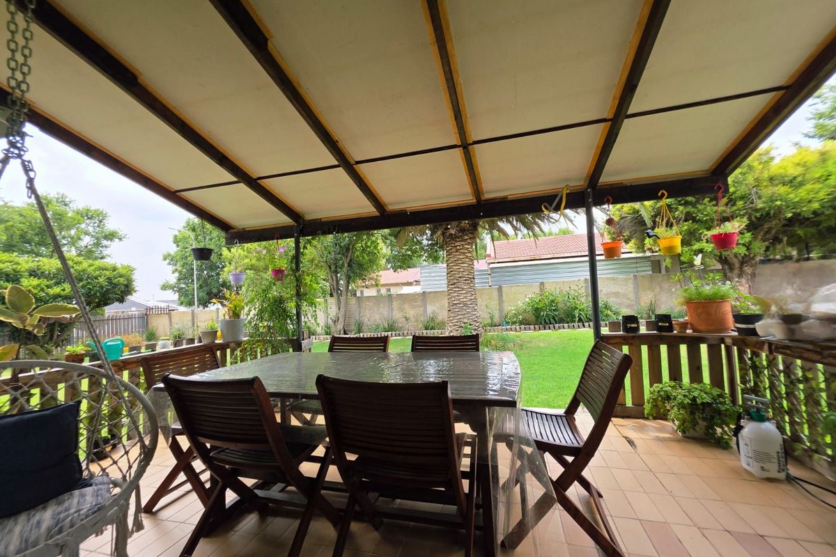 House For Sale in Secunda Central - Photo 2