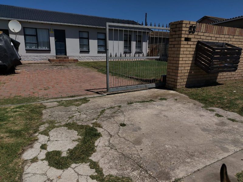 House For Sale in Kwadwesi - Photo 2