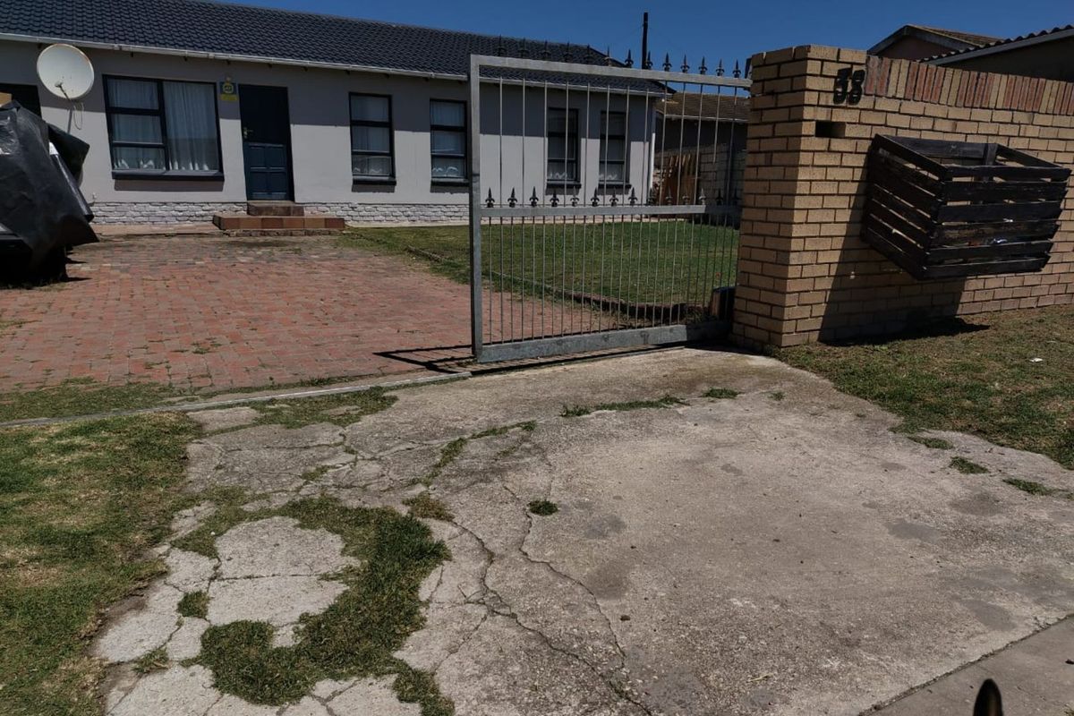 House For Sale in Kwadwesi - Photo 2