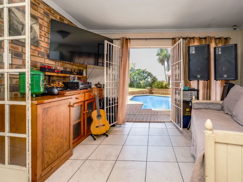 House For Sale in Florida - Photo 10