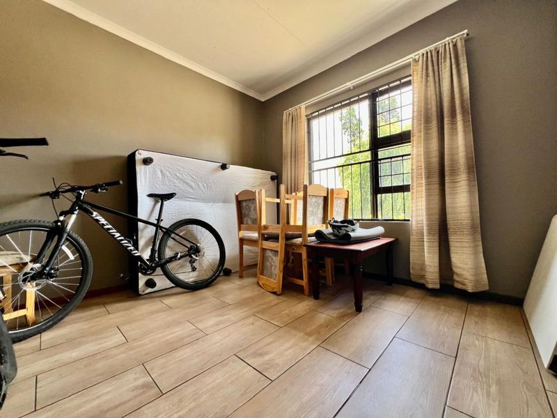 Townhouse For Sale in Ermelo Central - Photo 10