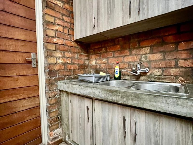 Townhouse For Sale in Ermelo Central - Photo 7