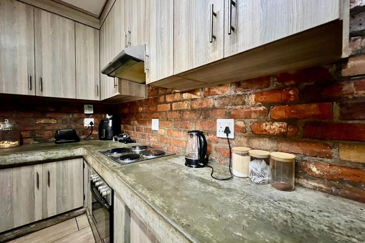 Townhouse For Sale in Ermelo Central - Photo 5