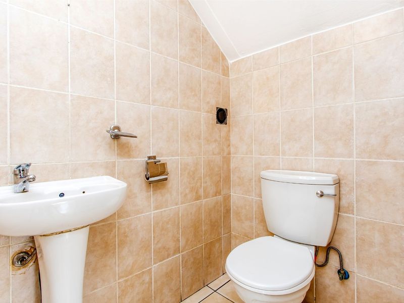 House For Sale in Willowbrook - Photo 10