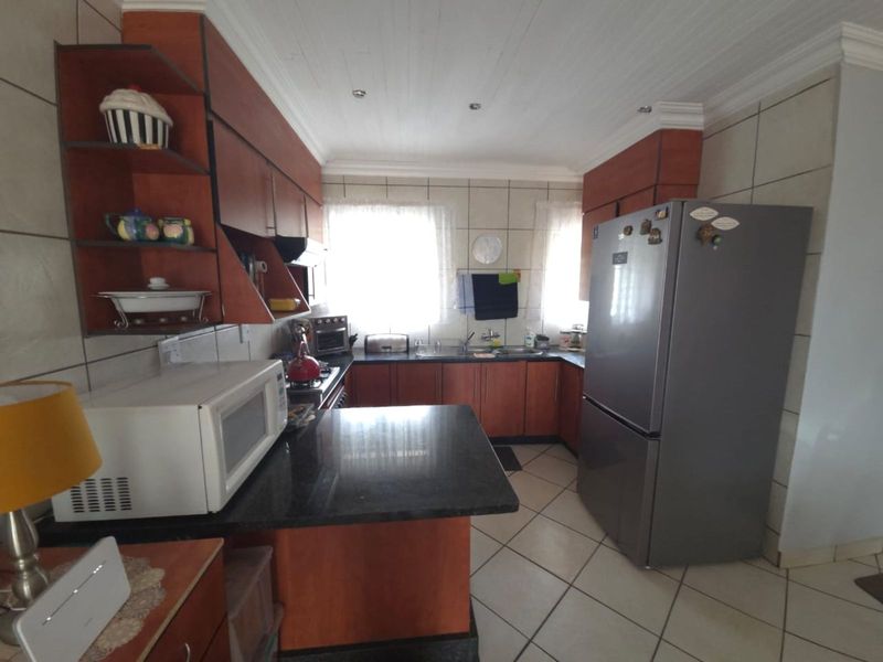 Townhouse For Sale in Mookgopong Rural - Photo 8