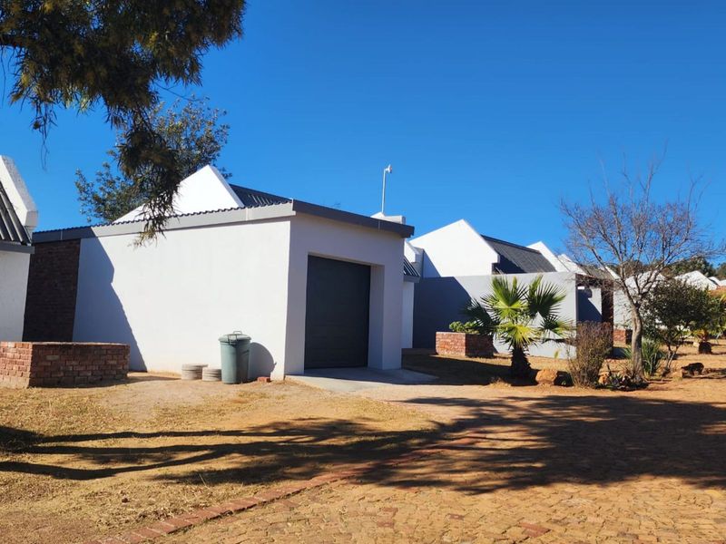 Townhouse For Sale in Mookgopong Rural - Photo 2