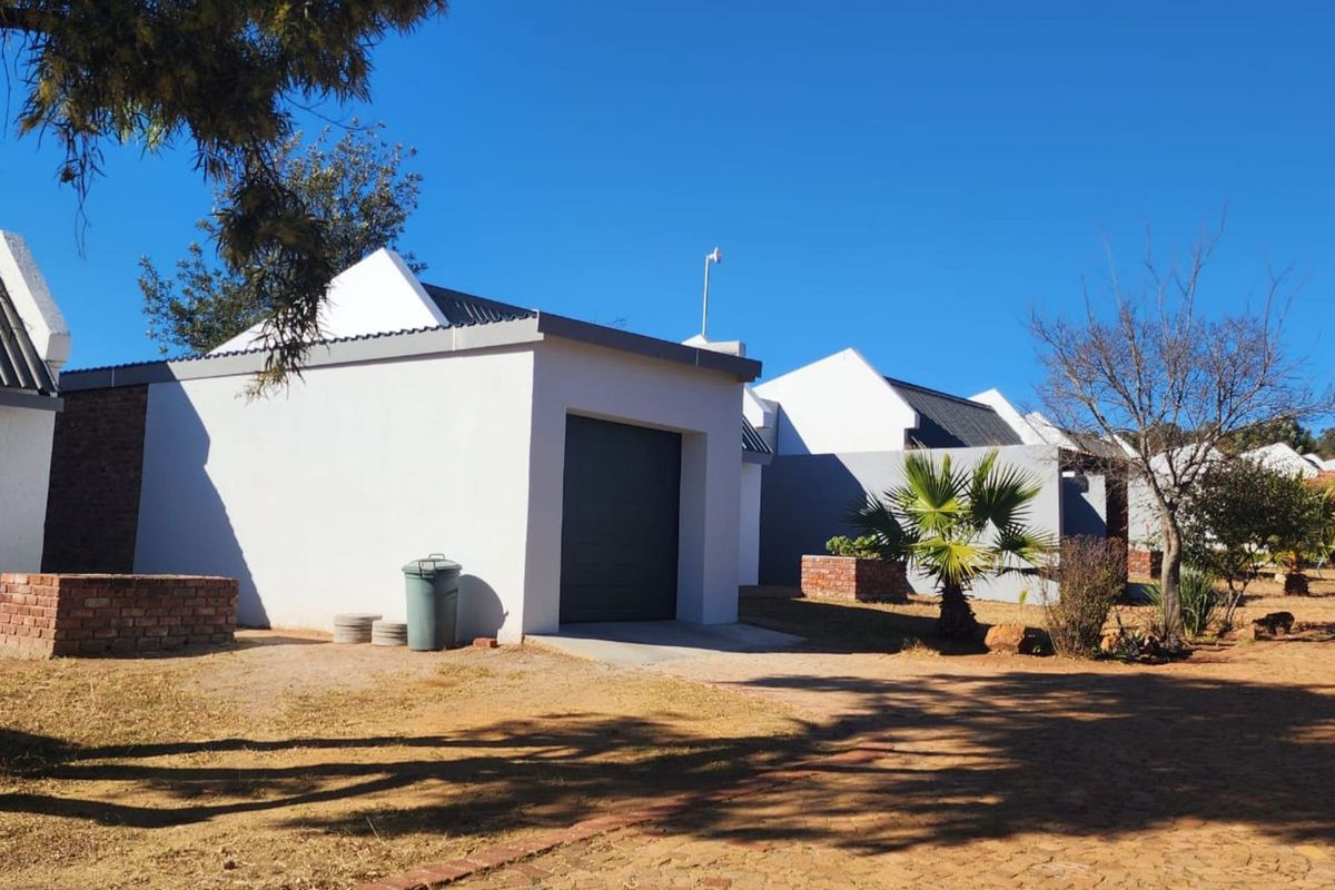 Townhouse For Sale in Mookgopong Rural - Photo 2