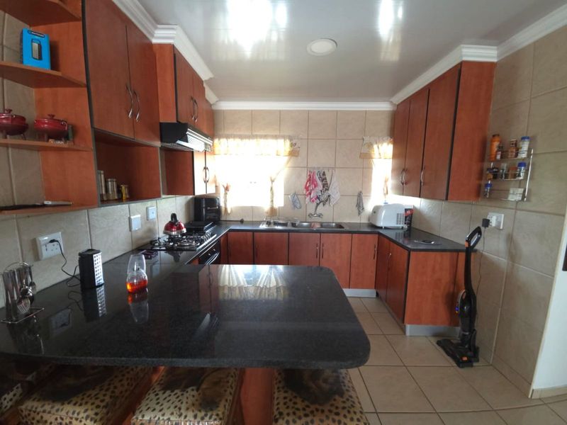 Townhouse For Sale in Mookgopong Rural - Photo 10