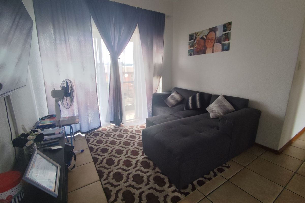 Apartment For Sale in Honeydew - Photo 2