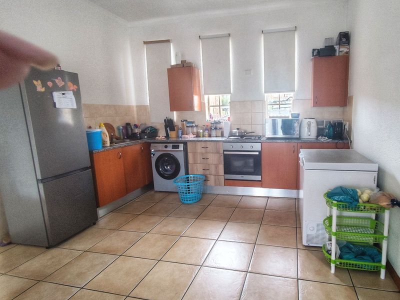 Apartment For Sale in Honeydew - Photo 3