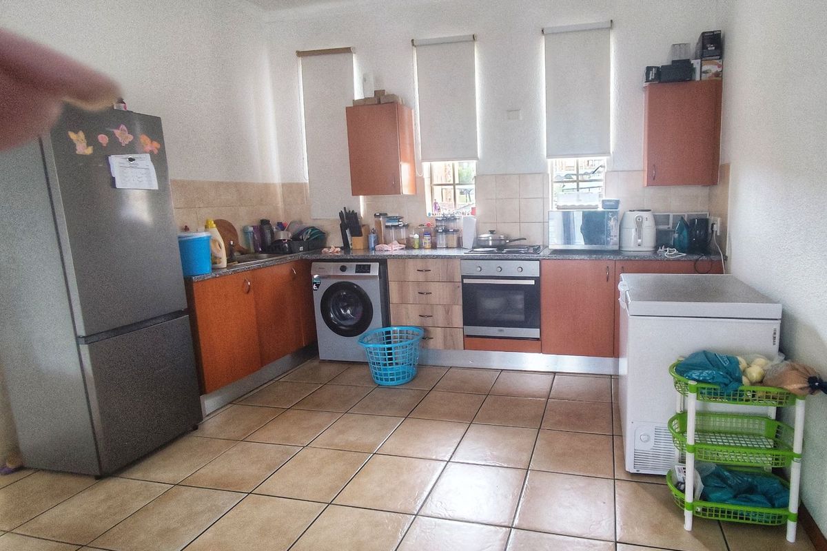 Apartment For Sale in Honeydew - Photo 3