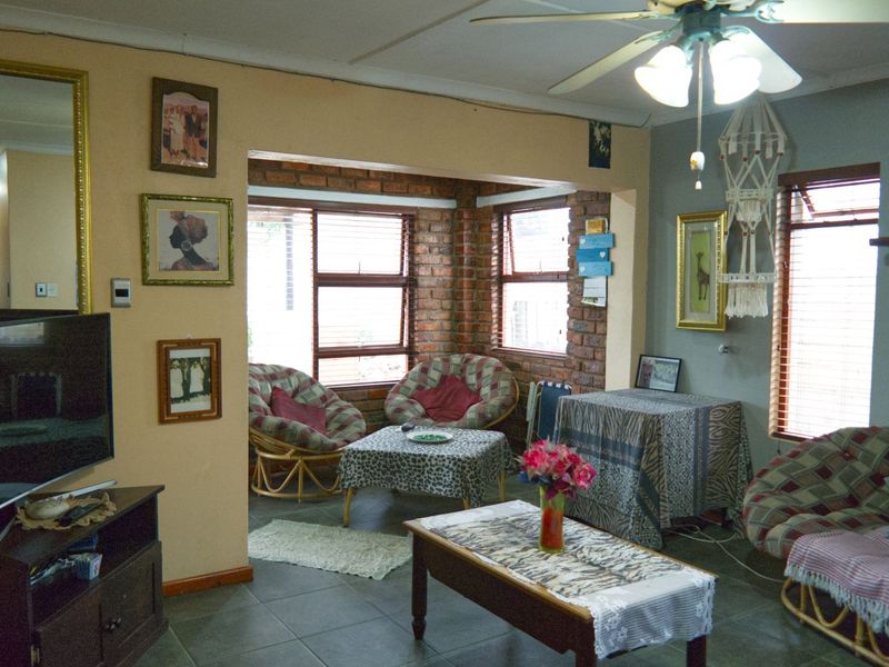 House For Sale in Andersonville - Photo 3