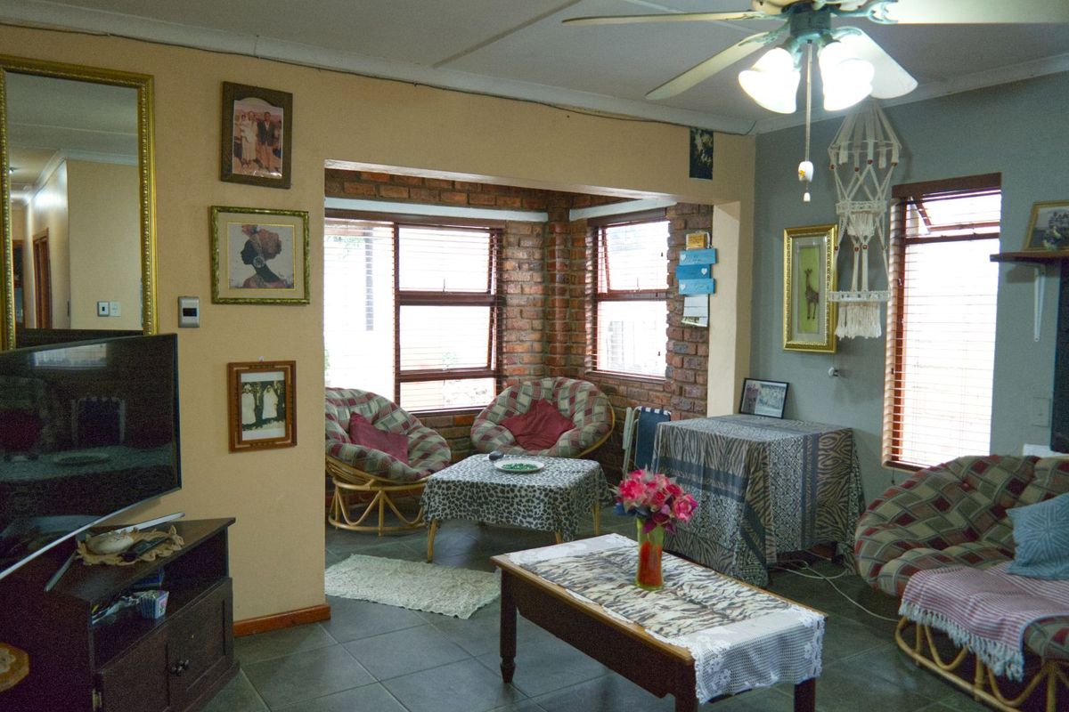 House For Sale in Andersonville - Photo 3