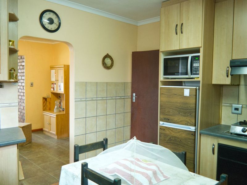 House For Sale in Andersonville - Photo 6