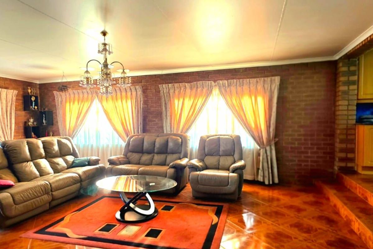House For Sale in Laudium - Photo 5