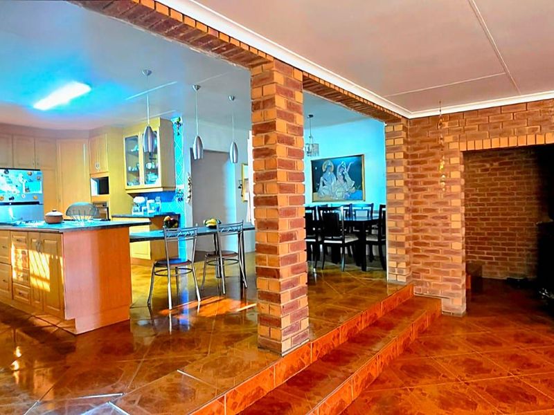 House For Sale in Laudium - Photo 7