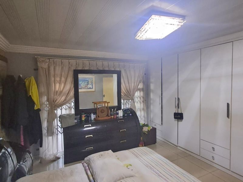 House For Sale in Soshanguve Ext - Photo 7