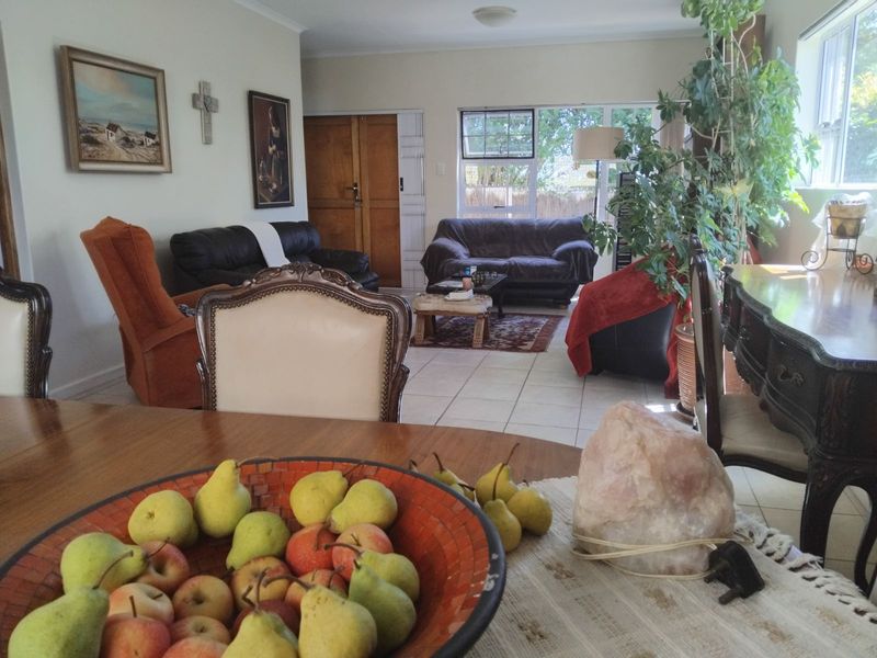 House For Sale in Albertinia Central - Photo 9