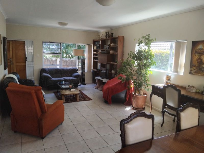 House For Sale in Albertinia Central - Photo 8