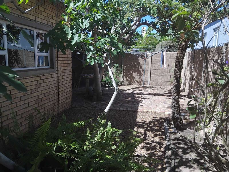 House For Sale in Albertinia Central - Photo 4