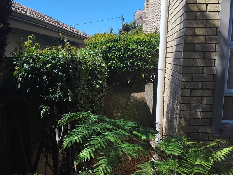 House For Sale in Albertinia Central - Photo 3