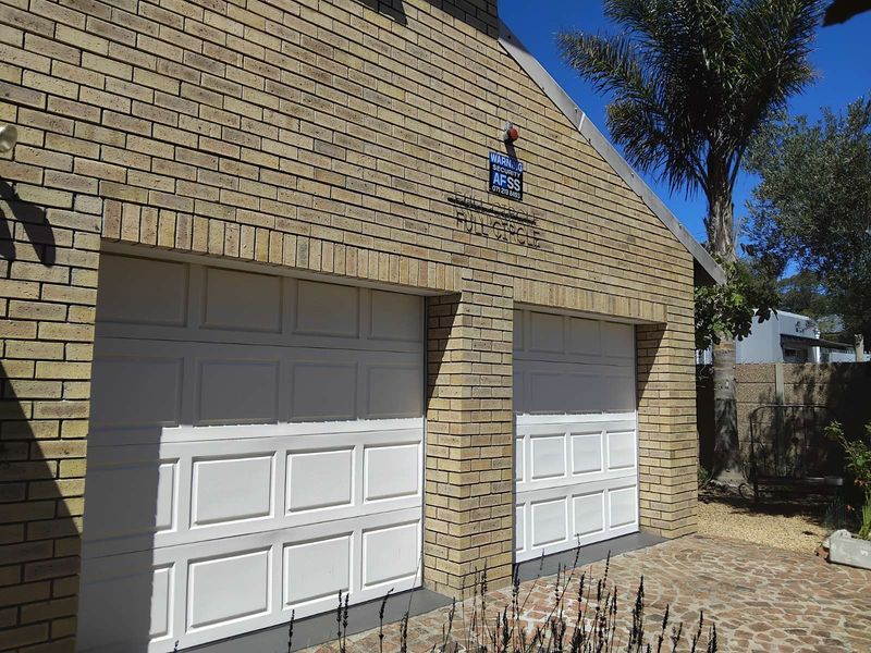 House For Sale in Albertinia Central - Photo 2