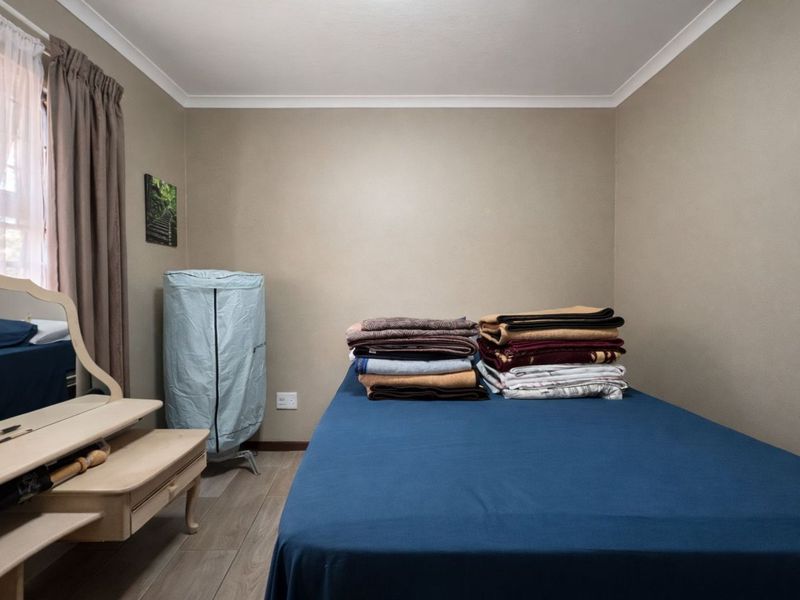 Townhouse For Sale in Ermelo Central - Photo 9