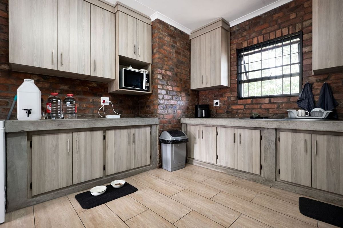 Townhouse For Sale in Ermelo Central - Photo 4