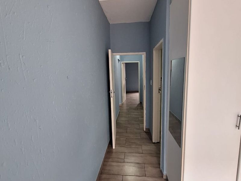 Apartment For Sale in Northgate - Photo 5