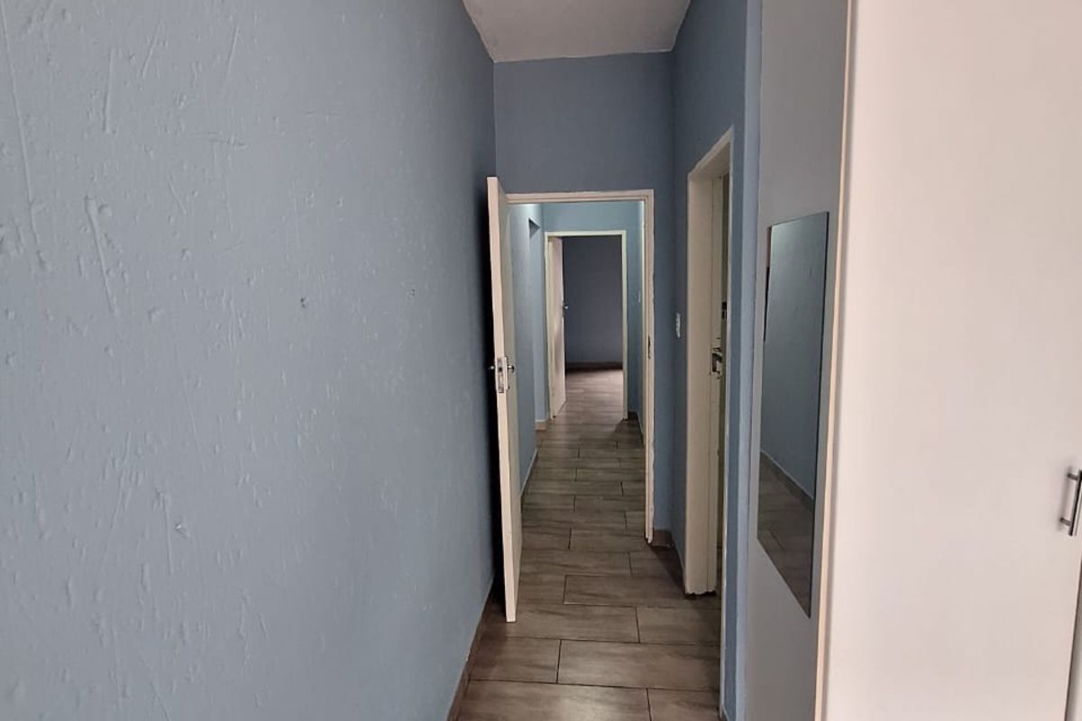 Apartment For Sale in Northgate - Photo 5