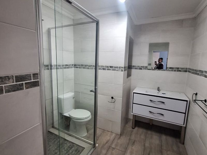 Apartment For Sale in Northgate - Photo 9