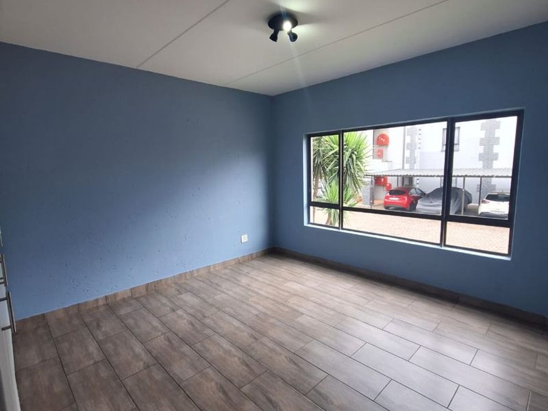 Apartment For Sale in Northgate - Photo 7