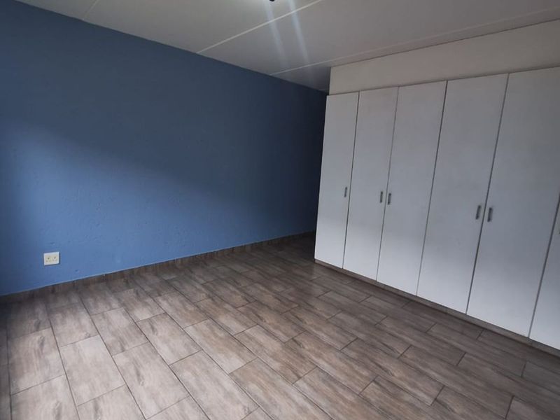 Apartment For Sale in Northgate - Photo 6