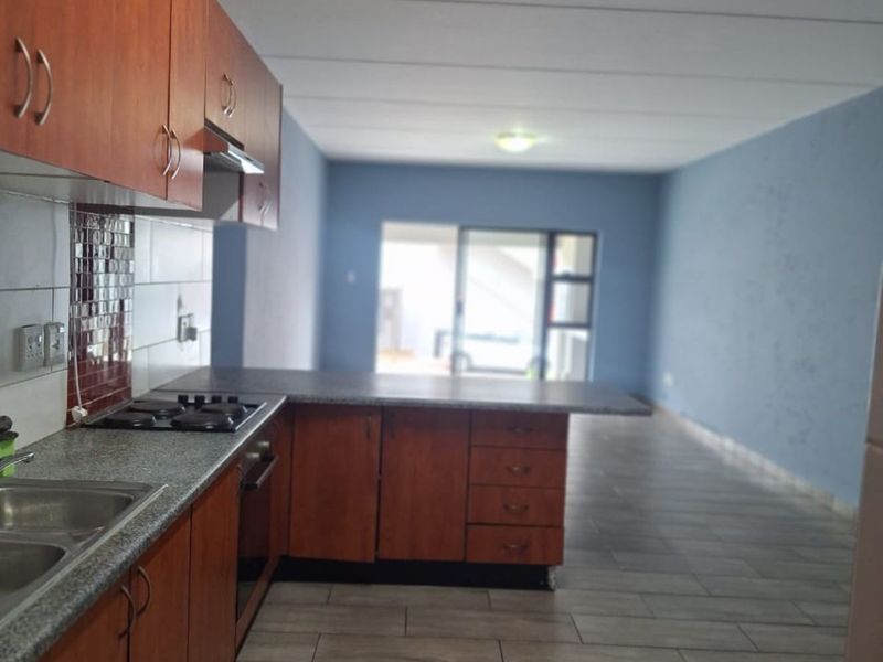 Apartment For Sale in Northgate - Photo 3