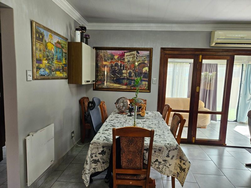 House For Sale in Hillcrest - Photo 3