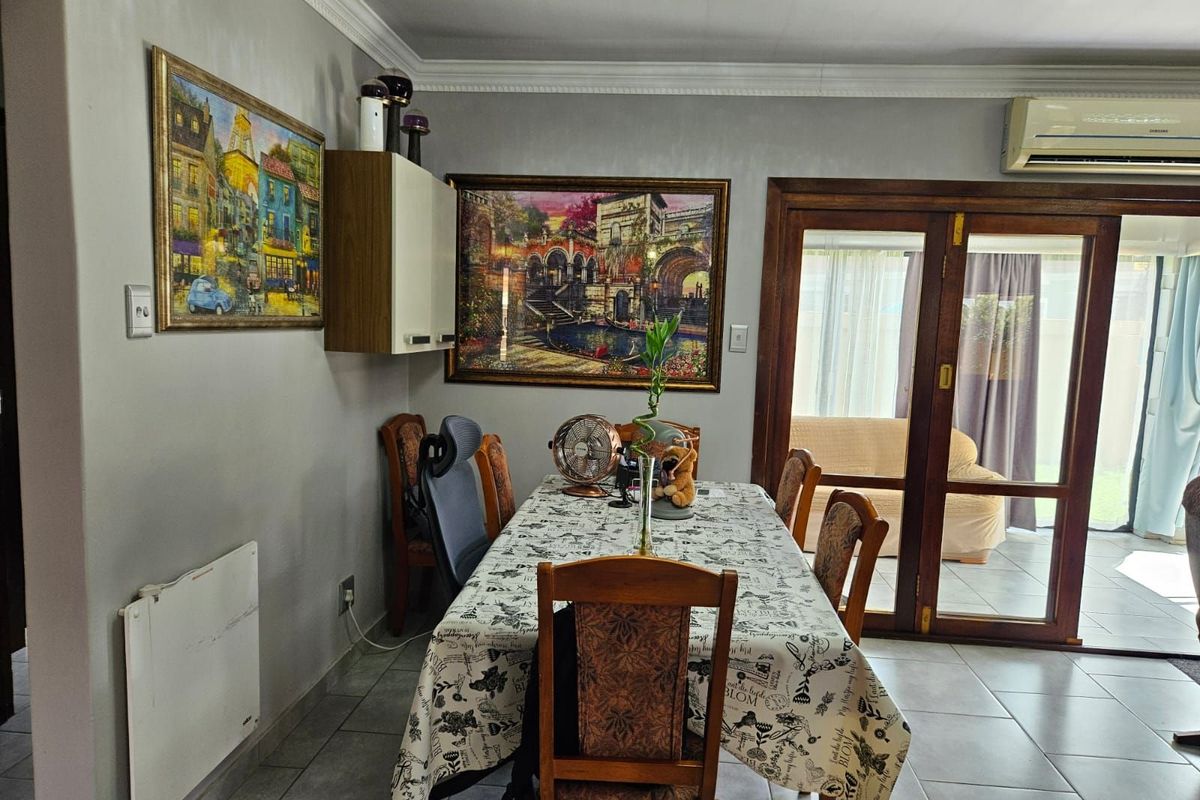 House For Sale in Hillcrest - Photo 3