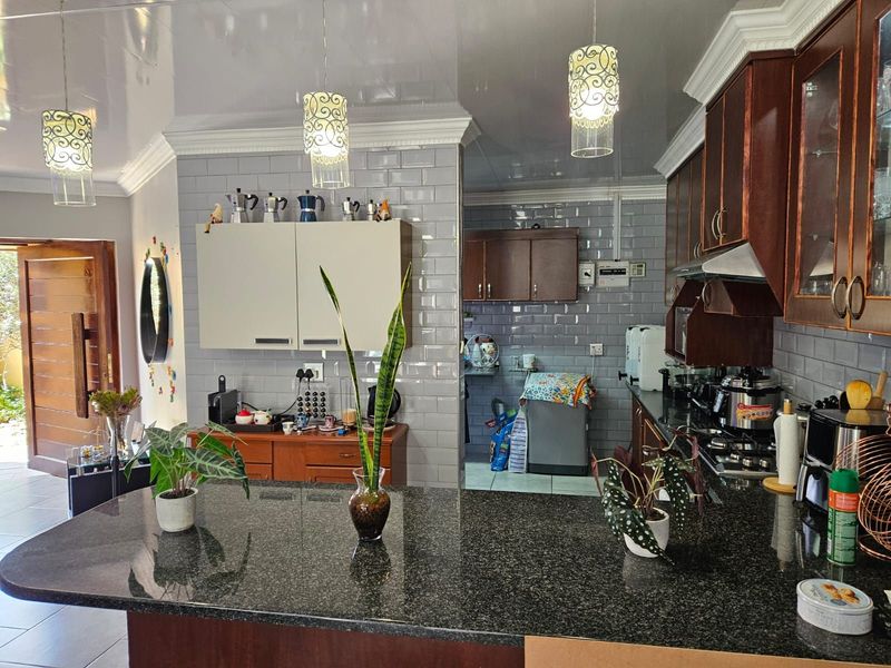 House For Sale in Hillcrest - Photo 6