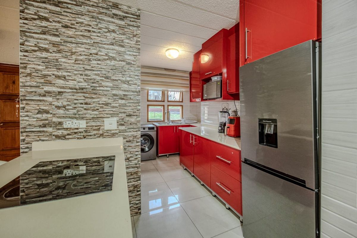 House For Sale in Helderkruin - Photo 5