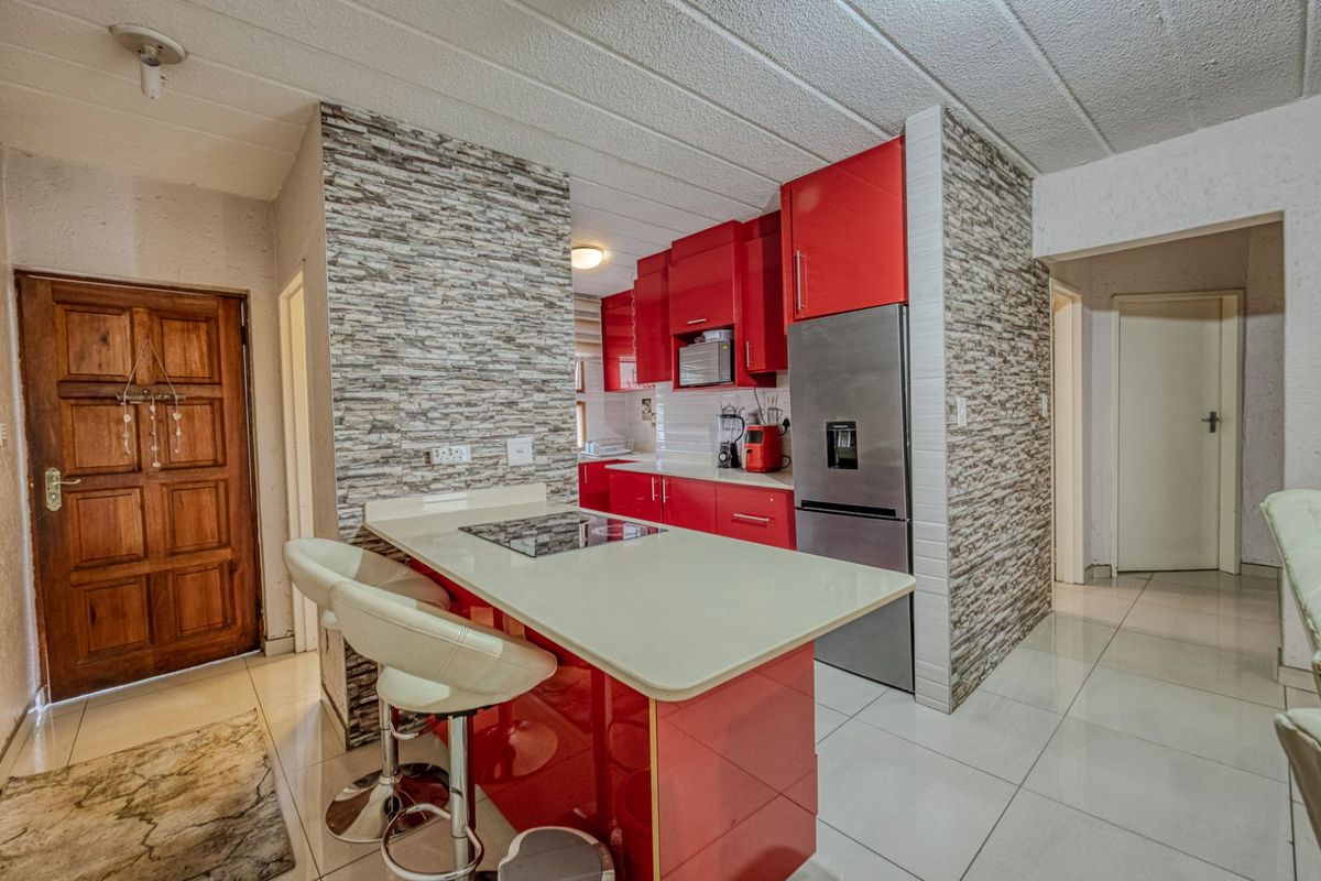 House For Sale in Helderkruin - Photo 4