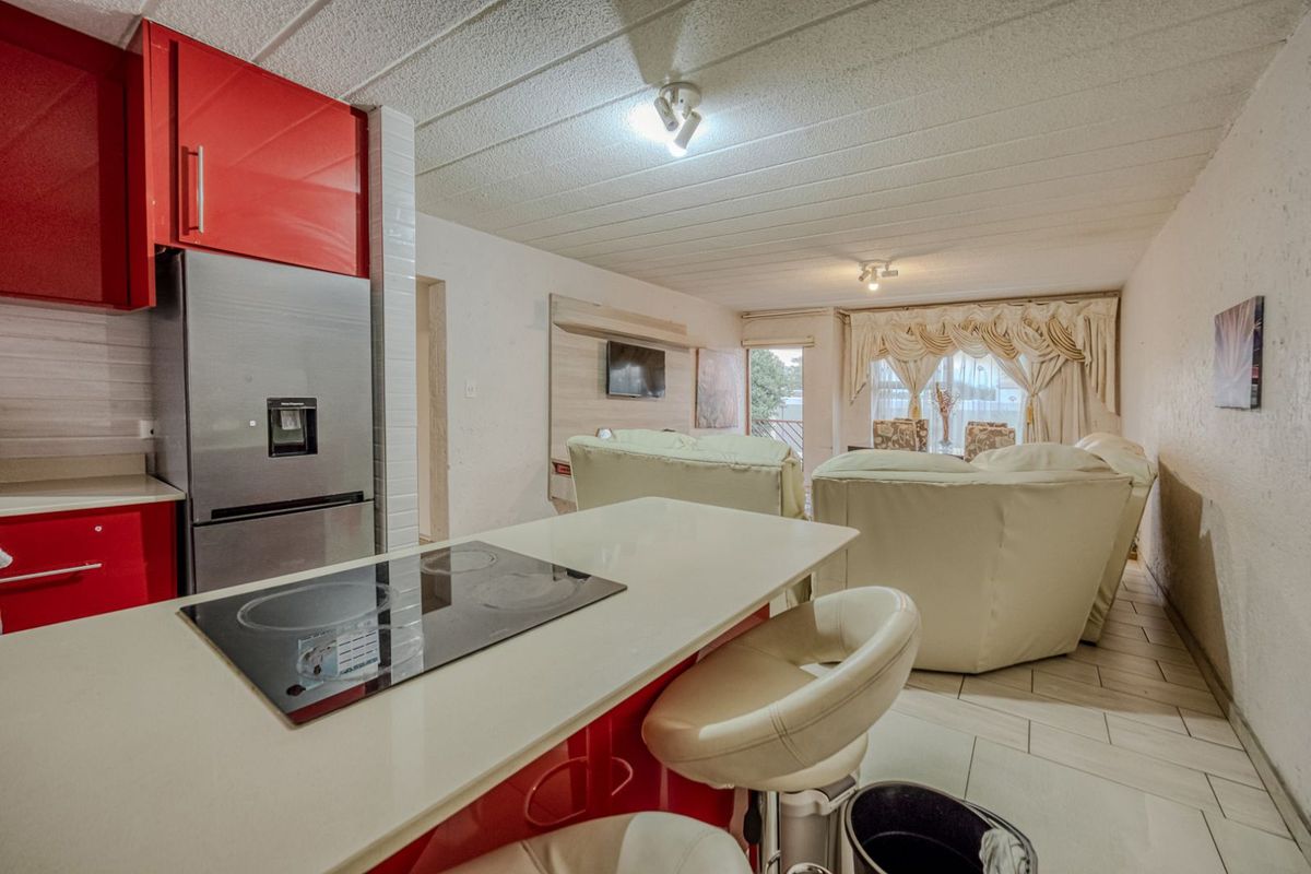 House For Sale in Helderkruin - Photo 3