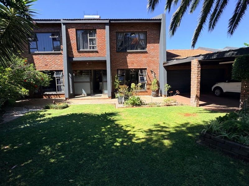 House For Sale in Hillcrest - Photo 3