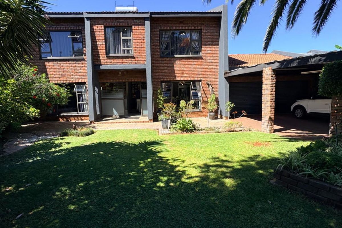 House For Sale in Hillcrest - Photo 3