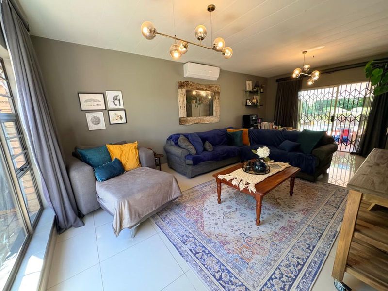 House For Sale in Hillcrest - Photo 6