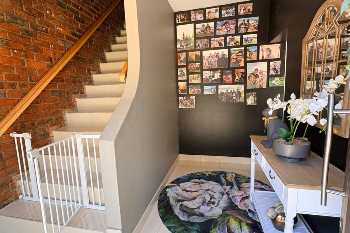 House For Sale in Hillcrest - Photo 5