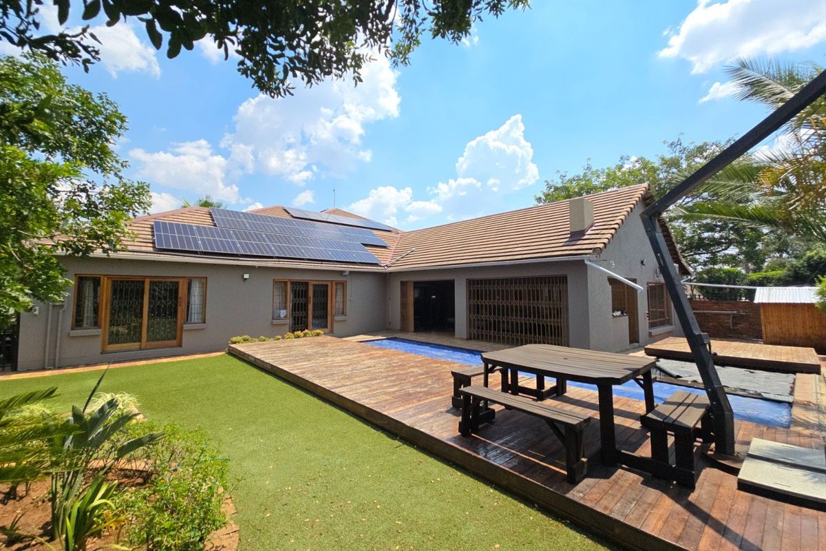 House For Sale in Zwartkop - Photo 3