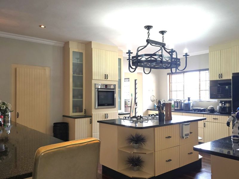 House For Sale in Zwartkop - Photo 9